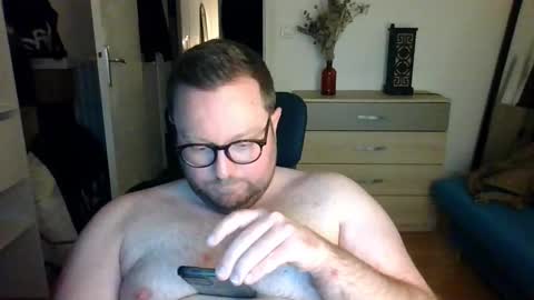 jeuneloup92 online show from January 7, 5:48 pm