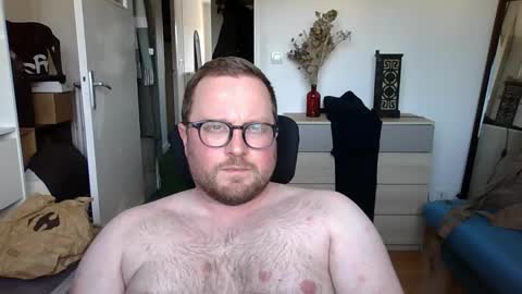 jeuneloup92 online show from May 7, 4:23 pm
