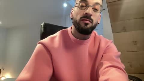 Snapshot of jeunemek00779042 chatting on February 21, 1:55 pm JEUNEMEK007 online show from February 21, 1:55 pm