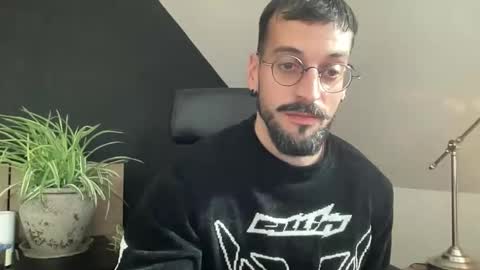 Snapshot of jeunemek00779042 chatting on February 23, 7:11 pm JEUNEMEK007 online show from February 23, 7:11 pm