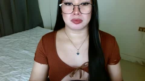 Snapshot of jewel_28 chatting on December 19, 11:46 pm Jewel online show from December 19, 11:46 pm