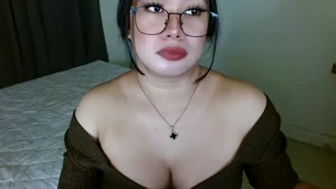 Snapshot of jewel_28 chatting on January 5, 6:35 pm Jewel online show from January 5, 6:35 pm