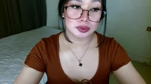 Snapshot of jewel_28 chatting on February 24, 8:36 pm Jewel online show from February 24, 8:36 pm