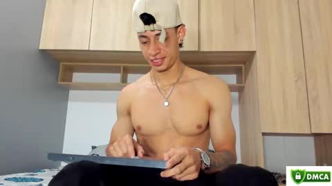 Snapshot of jey_cox23 chatting on March 11, 10:51 am jey cox online show from March 11, 10:51 am