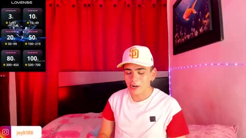 Snapshot of jey_keler chatting on February 12, 4:33 am jey keler online show from February 12, 4:33 am