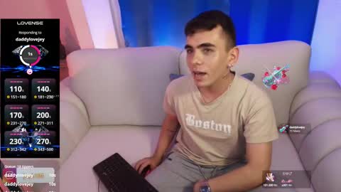 Snapshot of jey_keler chatting on October 3, 9:12 pm jey keler online show from October 3, 9:12 pm