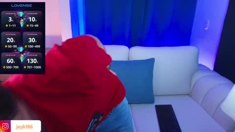 Snapshot of jey_keler chatting on October 18, 1:52 am jey keler online show from October 18, 1:52 am