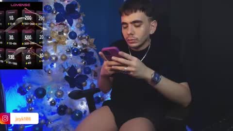 Snapshot of jey_keler chatting on December 14, 8:57 pm jey keler online show from December 14, 8:57 pm