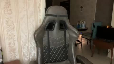 Snapshot of jglisson83 chatting on December 16, 5:45 am jglisson83 online show from December 16, 5:45 am