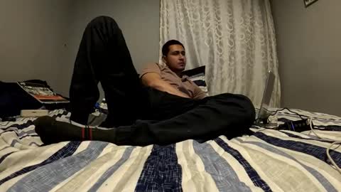 Snapshot of jhacks28 chatting on December 16, 2:38 am jhacks28 online show from December 16, 2:38 am