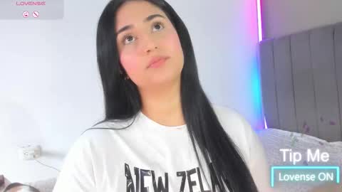 jhackelin  My independent account online show from February 8, 5:05 pm