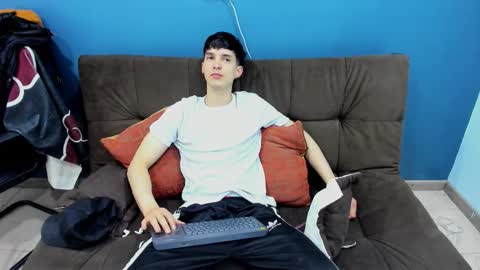 Snapshot of jheampiero chatting on December 22, 1:30 pm Jheampiero online show from December 22, 1:30 pm