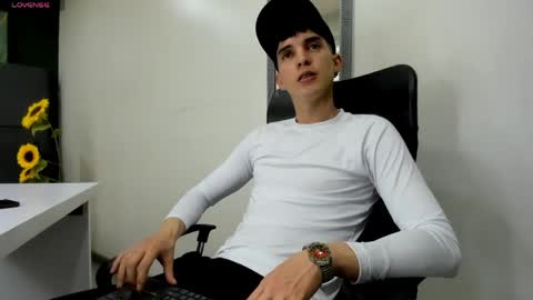 Jheampiero online show from April 14, 7:20 pm