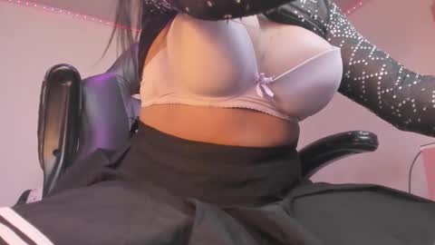 jhoanatrans22 online show from November 28, 12:13 am