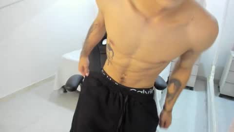 jhoanleandro online show from November 9, 4:22 am