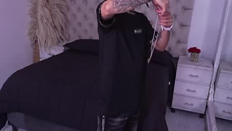 jhoanleandro online show from March 30, 4:13 am