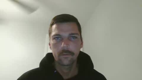 Snapshot of jholls chatting on February 8, 12:38 am jholls online show from February 8, 12:38 am