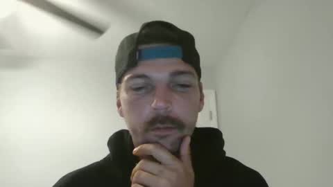 Snapshot of jholls chatting on February 9, 4:29 pm jholls online show from February 9, 4:29 pm