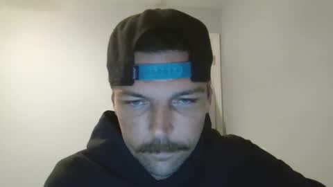 Snapshot of jholls chatting on November 7, 2:22 am jholls online show from November 7, 2:22 am