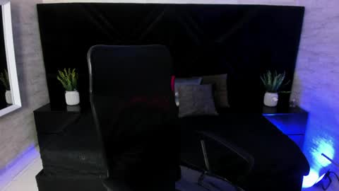 Snapshot of jhon_bear02 chatting on June 3, 11:13 am John Bear.... online show from June 3, 11:13 am