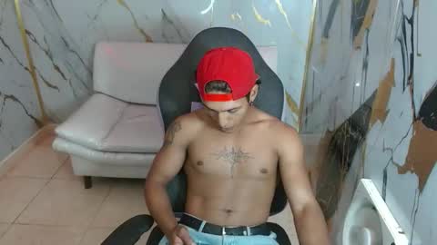 Snapshot of jhon_cooper18 chatting on February 5, 2:49 am jhost online show from February 5, 2:49 am