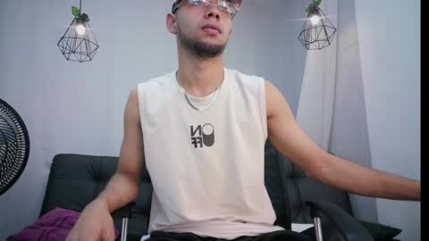 jhon_malo online show from March 12, 3:46 am