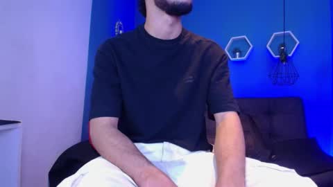 jhon_malo online show from December 22, 2:19 am