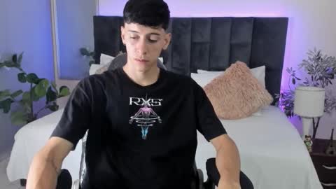 Jhon online show from November 22, 1:43 pm