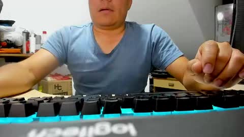 Snapshot of jhonatan_morales_s chatting on October 16, 4:46 am jhonatan_morales_s online show from October 16, 4:46 am