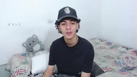 jhonay__cute online show from August 3, 4:11 am
