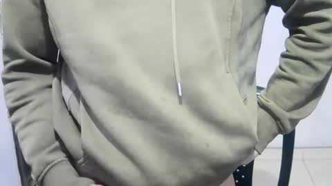 Snapshot of jhonduglas chatting on January 6, 12:02 pm jhonduglas online show from January 6, 12:02 pm