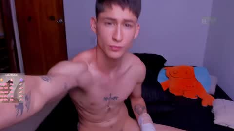 Snapshot of jhonleving chatting on February 2, 10:39 pm Jack online show from February 2, 10:39 pm