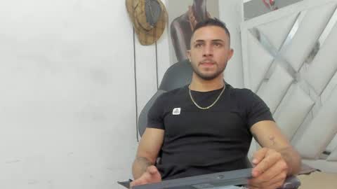 Snapshot of jhonny_flames7 chatting on February 10, 3:57 am jhonny online show from February 10, 3:57 am