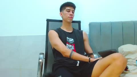 Snapshot of jhony_sex3 chatting on May 7, 6:41 am jhony_sex3 online show from May 7, 6:41 am