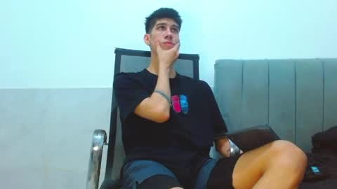 Snapshot of jhony_sex3 chatting on May 30, 9:17 am jhony_sex3 online show from May 30, 9:17 am