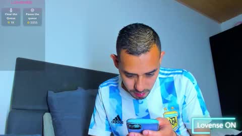 Jhony Alzate online show from November 16, 12:16 am