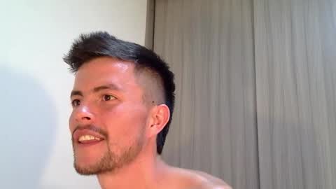 Snapshot of jhordan_fox chatting on February 2, 3:05 am online show from February 2, 3:05 am