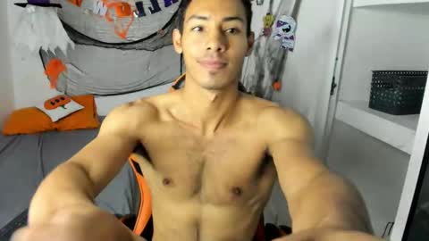 Snapshot of jhosep_hamilton chatting on October 18, 7:03 pm jhosep_hamilton online show from October 18, 7:03 pm