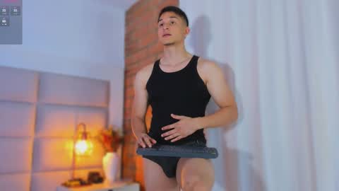 Snapshot of jhosua_hunt chatting on December 20, 4:52 am Jhosua Hunt online show from December 20, 4:52 am