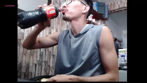 jhosuamoore2 online show from May 6, 5:18 pm