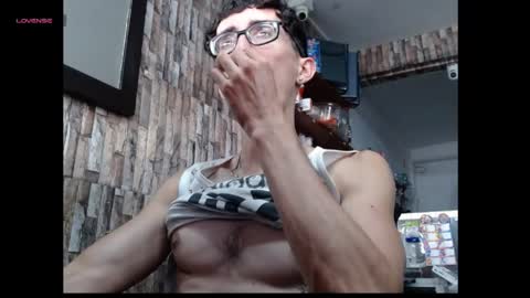 jhosuamoore2 online show from May 8, 9:31 pm