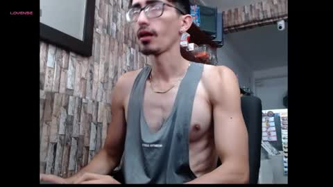 jhosuamoore2 online show from May 23, 1:48 pm