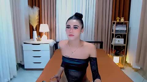 julie online show from January 8, 2:03 am