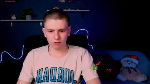 Snapshot of jimmie_hot chatting on February 21, 8:16 pm your dream online show from February 21, 8:16 pm