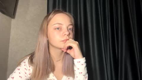 Steff online show from December 4, 5:32 pm