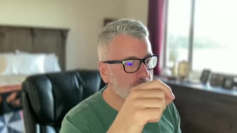 Dad of Three online show from December 6, 3:33 pm