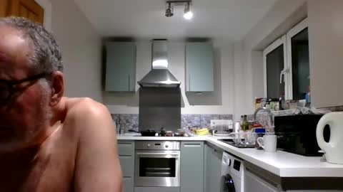 Snapshot of jimmybenido chatting on December 12, 5:48 pm Jim Redgewell online show from December 12, 5:48 pm