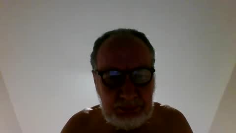Snapshot of jimmybenido chatting on December 25, 5:26 pm Jim Redgewell online show from December 25, 5:26 pm