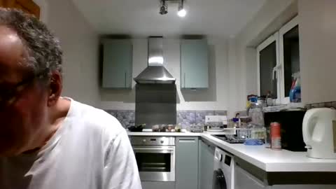 Snapshot of jimmybenido chatting on January 15, 5:58 pm Jim Redgewell online show from January 15, 5:58 pm