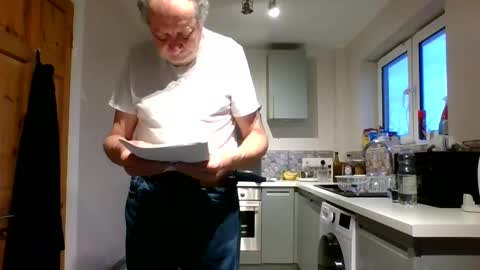 Snapshot of jimmybenido chatting on February 10, 5:09 pm Jim Redgewell online show from February 10, 5:09 pm